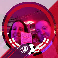 Does a Dynamax Pokémon stay Dynamax when it evolves?