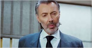 Non avevo idea che il mio passato potesse tornare a tormentarmi in questo  modo...» Un drammatico ritorno si profila all'orizzonte per Halit Argun,  interpretato da Talat Bulut, nella prossima stagione di "Forbidden