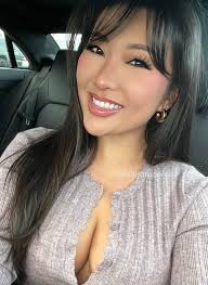 ended up getting panera for lunch/dinner. got a bowl of the broccoli  cheddar soup w the side baguette