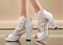 2015 Cheap Wedding Shoes With Kitten Heels Peep Black White Appliques Evening Shoes Prom Shoes Bridesmaid Shoes Bri Bridal Boots Wedding Boots Bridesmaid Shoes
