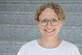 Traum vs. Wirklichkeit: Mentoren helfen Pflege-Azubis in Bayern