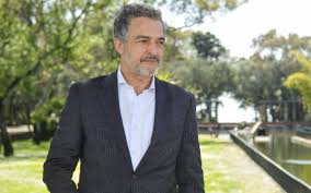 (portuguese version) treasure island (tv) as capitão (portugal). Rogerio Samora Anuncia Fim Da Carreira Perante Julia Pinheiro E Joao Paulo Rodrigues Vip Pt