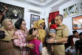 Tanpa pengasuh, bisa batal semua rencana yang sudah bunda buat. Pemerintah Cari Pengasuh Untuk Ketiga Bocah Korban Penyekapan Di Panakkukang Sulselsatu