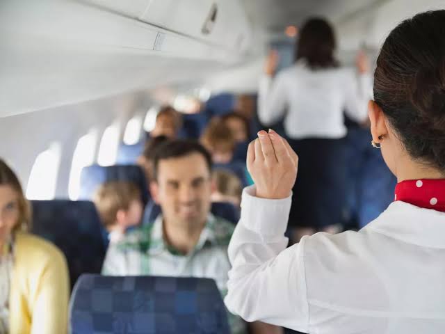 Flight attendant gives 'unpopular' verdict on passengers asking to switch  seats - The Mirror