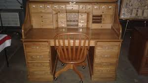 In the schwamb brother's old office, norm spies a handsome, quarter sawn oak roll top desk, which inspires him to build his. Lot Oak Crest Modern Golden Oak S Roll Roll Top Desk Chair