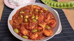 Sambal goreng udang terbuat dari bumbu inti yang digoreng bersama dengan bahan makanan lainnya (seperti: Sambal Tumis Udang Petai Mudah Tapi Mantap Youtube