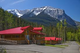 Book vacation cabins for rent near jasper alberta to enjoy rafting. 11 Unique Cabins To Rent When Visiting Jasper National Park Tourism Jasper