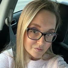 Tabatha Weiss's Instagram, Twitter & Facebook