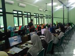 Liverpool yang lebih diunggulkan di grup ini telah lolos lebih dulu. 309 Guru Madrasah Mengikuti Pretest Ppg Di Man 2 Kudus