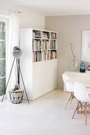 Der Korb Regal Mit Turen Weisse Mobel Wohnung