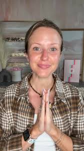 ⚡️Date night glam!!! I will link all of the products I used below + the  link to my outfit! Happy Friday friends!!! 💋FULL Makeup Details:  http://p.yq.link/08e0rd9a8 ✨Outfit: https://urlgeni.us/amzn/8-9OOTDNH