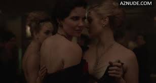 Bella Heathcote, Lauren Maynard Lesbian nude scenes in The Man In The High  Castle - UPSKIRT.TV