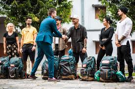 Vezi aici mai jos pe site emisiunea asia express romania sezonul 2 episodul 17 din data de 18 martie 2019 hd. Momente Amuzante Cu Valentin Butnaru La Asia Express Video