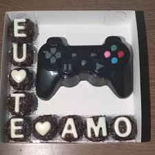 Caixa Controle De Chocolate Dia Dos Namorados 15 Curtidas 0 Comentarios Biaventura Docesgourmet Biaventura Docesgourmet No Instagram Aah O Amor Joysti Em 2020 Brigadeiro Joystick Docinhos De Festa