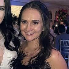 Samantha Holcomb's Instagram, Twitter & Facebook