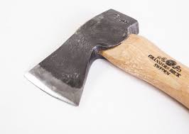 Time to review one of my favorites, gransfors small hatchet or as we call it in sweden, gränsfors lilla yxan. Gransfors Handbeil Handgeschmiedet Mit Lederschutz Felder Ag Emmen