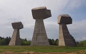 карта рима с достопримечательностями на русском языке для печати Yugoslavia Memorial Park Bubanj Located In Palilula Municipality Of Nis Serbia The Park Was Built In Memory Of The Shoo War Monument Monument Memorial Park