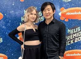 Pyong lee já fez muita coisa no youtube, é uma coruja e também participou do bbb 20. Jovem Do Interior De Sp Processa Mulher De Pyong Lee Por Fraude Em Sorteio E Orgao Abre Apuracao Itapetininga E Regiao G1