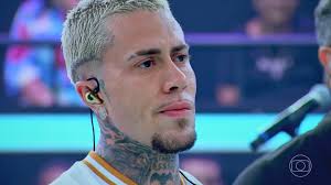 MC Daniel canta música inédita que fez ao filho; ouça