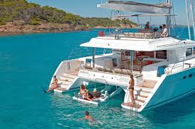 Le catamaran lagoon 42 est l'oeuvre du cabinet vplp. Croisiere De Luxe Dans La Caraibe A Bord D Un Catamaran Lagoon 560