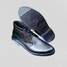 Bahan ini membuat sepatu anda lebih cerah dan lebih terlihat berwibawa saat digunakan. Sepatu Pria Sepatu Formal Sepatu Kulit Asli Pantofel Kerja Sepatu Pdh Tni Polri Sepatu Dinas Sekolah Satpam Terbaru Agustus 2021 Harga Murah Kualitas Terjamin Blibli