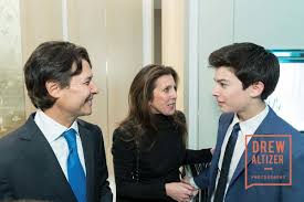 Shaklee ceo roger barnett and his wife, author sloan barnett. Roger Barnett With Sloan Barnett And Spencer Barnett