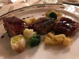 E' fantastico quindi vi posto la ricetta. Maialino Laccato Chutney Di Mele Picture Of I Salotti Chiusi Tripadvisor