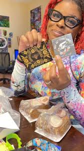 @jackswift_phd and I had the pleasure of meeting Ms Lisa & Ms Amy the  owners behind @must_get_sconed during #club228 @jamm.gallery .., I already  told you guys their peanut butter cookies were the best ...