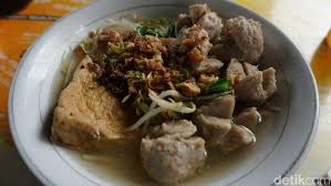 Bakso kuah pedas ini dikenal dengan bakso taichan karena disajikan dengan kuah cabai rawit yang melimpah. Sore Ini Enaknya Berburu Bakso Dan Tetelan Sapi Khas Wonogiri Yang Lezat