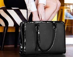 The Best Business Bag For Women Useful Work Bag Essentials Work Bag Essentials Work Bag Essential Bag
