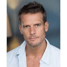 Howard Snook's Instagram, Twitter & Facebook