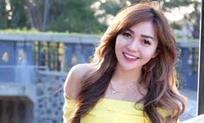 22 watchers3.7k page views32 deviations. Chacha Sherly Biodata Profil Fakta Perjalanan Karir Dailysia