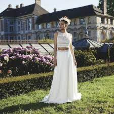 Brautkleider, zweiteiler und bridal jumpsuits problemlos aus dem noni webshop nach hause bestellen. Die Trends Fur Die Feier 2021 Das Brautkleid Mit Zweitem Leben