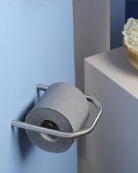 Koh I Noor Tratto Ein Accessoire Das Mit Eleganz Und Funktion Uberzeugt Ist Der Tratto Toilettenpapierhalter Au Toilettenpapierhalter Koh I Noor Halte Durch