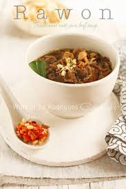 Panaskan sedikit minyak untuk menumis. Rawon Is A Traditional Beef Soup Originally From Surabaya Capital City Of East Java Province Of Indonesia Its Actually Very R Beef Soup Beef Recipes Recipes