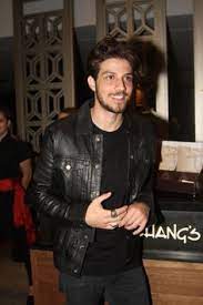 Essa canção (os dias passam). 22 Ideias De Chay Suede Em 2021 Homens Suede Homens Lindos