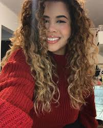 Amanda Caroline (@amandalivii) · Instagram 照片和视频