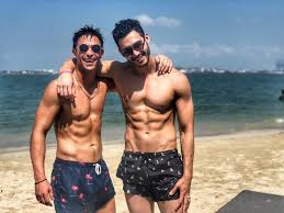 Ester expósito es la nueva grace kelly vestida high fashion. El Novio De Ester Exposito Mostro Sus Abdominales De Acero Y Desperto Suspiros En Las Redes La 100