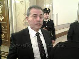 بالفيديو.شاهد توفيق عكاشة يُدخن ويستفزّ #محمد_مرسي في قاعة المحكمة Ø¨Ø§Ù„ØµÙˆØ± Ø¹ÙƒØ§Ø´Ø© ÙŠÙ„ØªØ²Ù… Ø¨Ø§Ù„Ø¶ÙˆØ§Ø¨Ø· Ùˆ ÙŠØ¯Ø®Ù† Ø®Ø§Ø±Ø¬ Ø§Ù„Ù…Ø¬Ù„Ø³