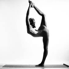 Tanpa Kesan Porno, Wanita Ini Pamerkan Pose Yoga Telanjang di IG -  Lifestyle Fimela.com