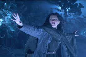 See more ideas about alina starkov, the grisha trilogy, shadow. Die Sonnenbeschworerin Jessie Mei Li Als Alina Starkov Stuttgarter Zeitung