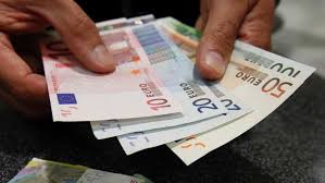 Banca naţională a româniei a anunţat marţi un curs de referinţă de 4,6531 lei/euro, în scădere cu 0,08% faţă de nivelul atins luni. Cursul Valutar Stabilit De Bnm Pentru 14 Iunie 2018 Stiri Md