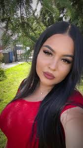 Selena Gabrielle's Instagram, Twitter & Facebook