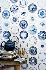 Blue White China On The Wall How In The World Do They Hang These Ok Maybe It S Wallpaper Lol On Me Blue And White China Blue And White Blue China
