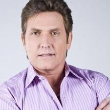 In order to support his acting classes and pay his room in. Victor Camara Biografia Eta Moglie E Curiosita Telenovelas Italiane