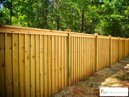 King Wood Privacy Fence Board Batten Style 4x4 Posts 3 2x4 Frame Rails 1x4 Fascia Board 2x4 Wood Privacy Fence Wood Fence Design Privacy Fence Designs