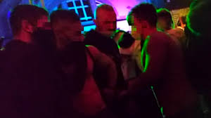 Vice city, die von ken rosenberg in auftrag gegeben wird. Sperrstunde In Berlin Und Hamburg Hier Wurde Trotzdem Gefeiert Regional Bild De