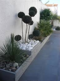 Stutzmauer Zur Seite Des Hauses Sonja Des Hauses Seite Sonja Stutzmauer Zur Gravel Garden Garden Design Outdoor Gardens Design