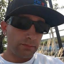 Stream Hüseyin Akin 1 music