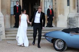 Prince harry and meghan markle's big day is finally here and we haven't been this excited for a dress since the duchess of cambridge's wedding back in 2011. Meghan Markle And Prince Harry S Wedding Reception Analyzing All The Details Vanity Fair